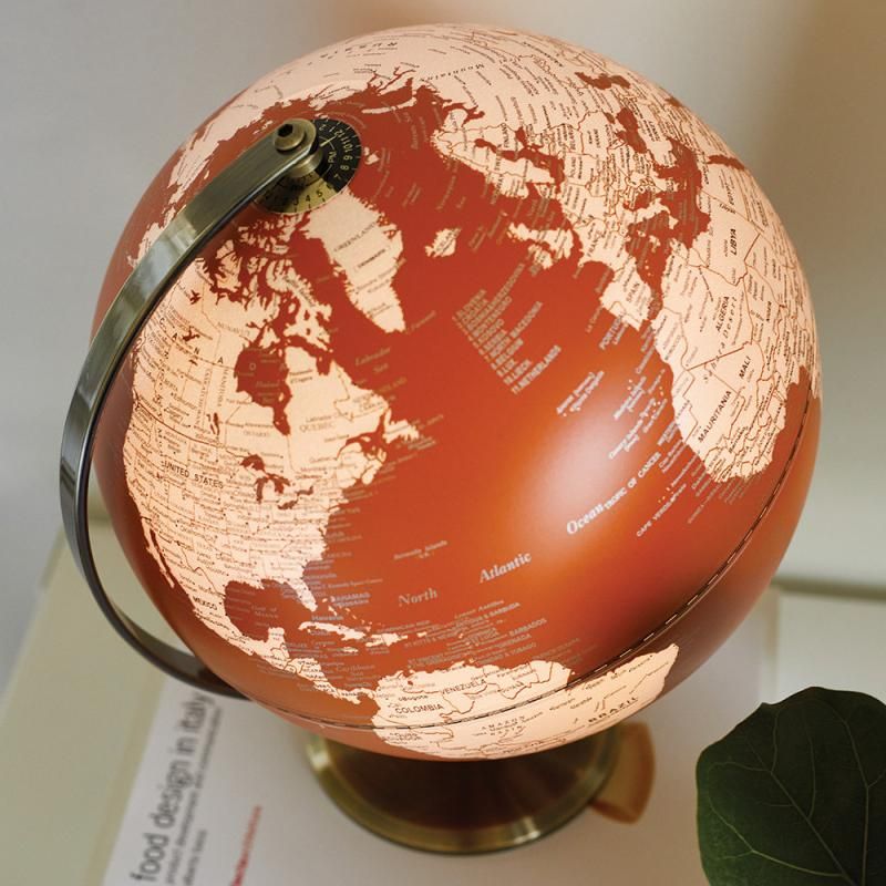 Globusen 25cm oransje med messing fargede detaljer Wild & Wolf