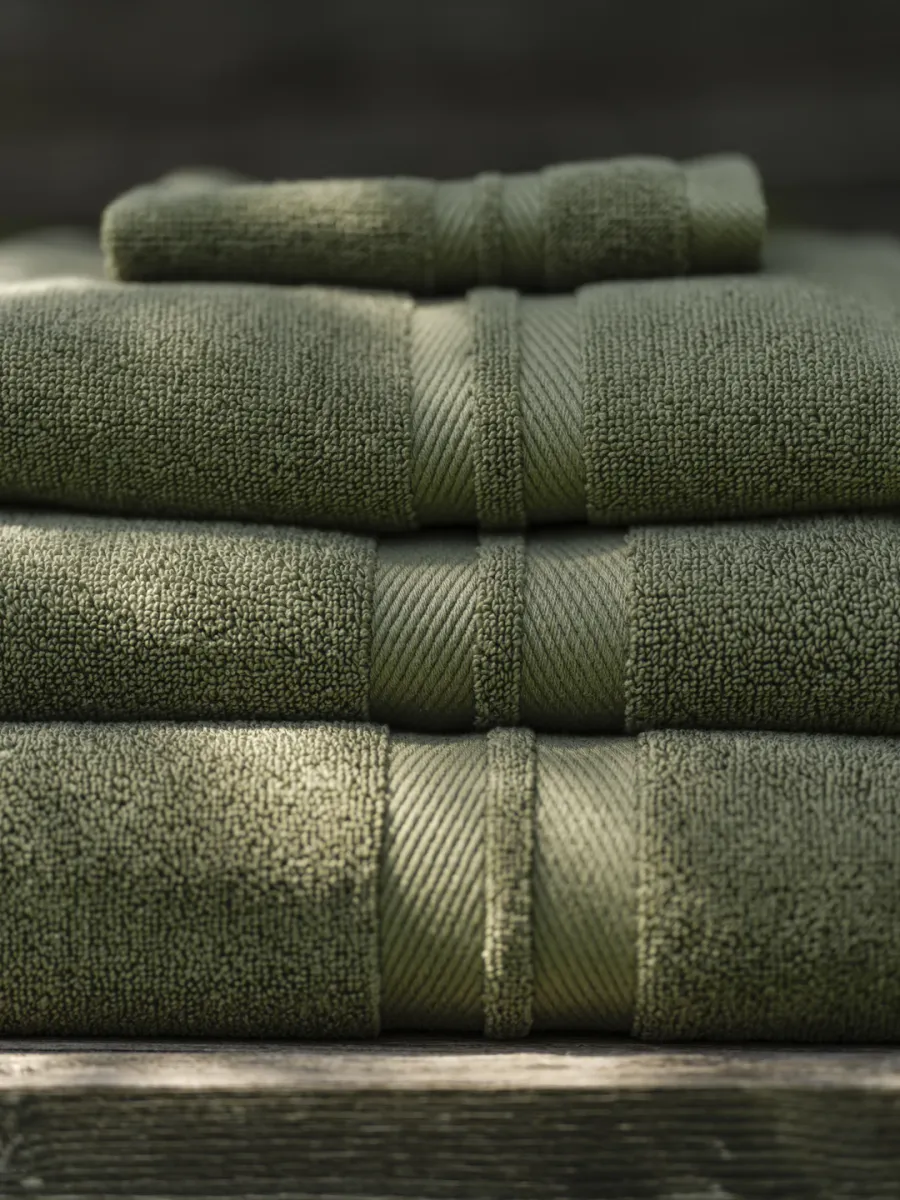 Halvor Bakke St. Paul håndkle 70x140 Støv grønn