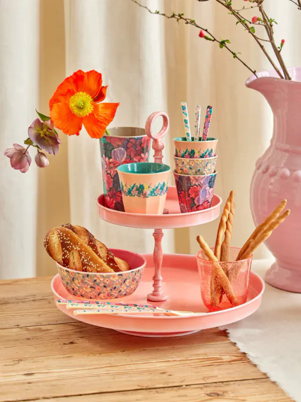 Rice etasjefat i metall – coral (37 cm)