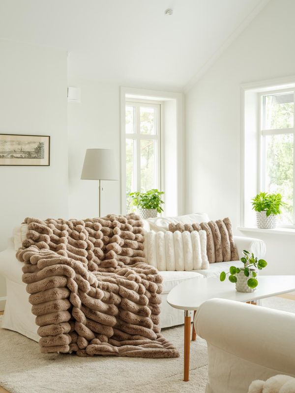 Liny Teppe L 140x220 cm – Taupe
